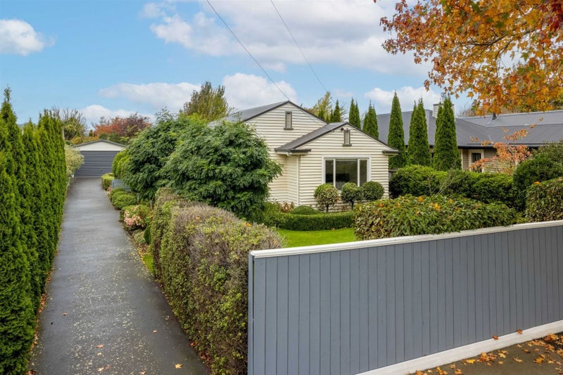 112 Tomes Road, St Albans, Christchurch - Carousel 1