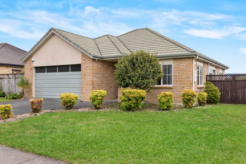 37 Espalier Drive, Henderson, Auckland - Carousel 1