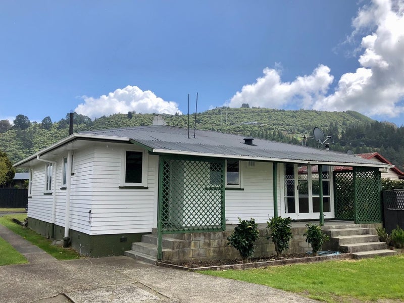 4 Puweto Street, Selwyn Heights, Rotorua - Carousel 1