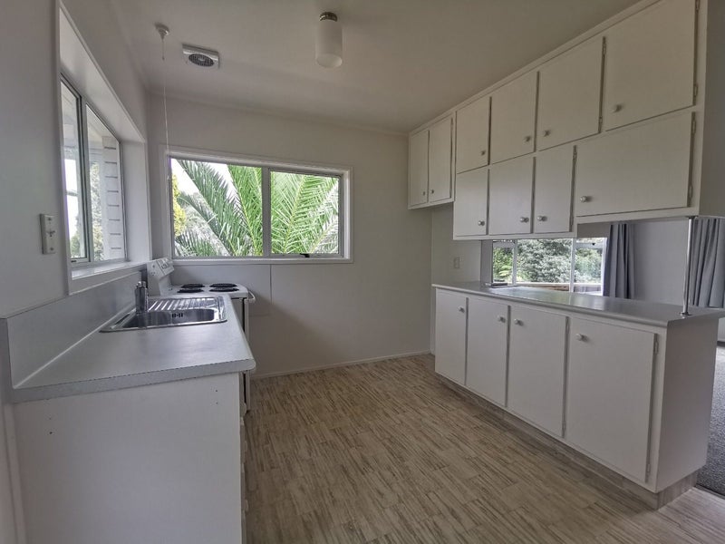 1/76 Ravenwood Drive, Forrest Hill, Auckland - Carousel 2