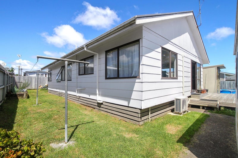12A Warriston Avenue, Waiuku, Waiuku - Carousel 1