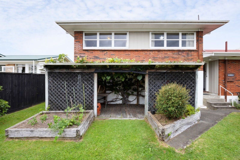 15 Springfield Crescent, Enderley, Hamilton - Carousel 2