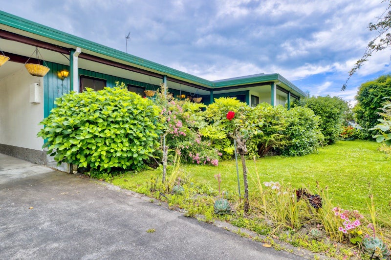 11 Deakin Place, Clive, Clive - Carousel 2