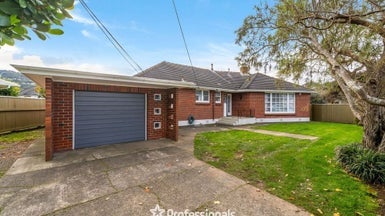 151 Kings Crescent, Hutt Central, Lower Hutt - Carousel 1