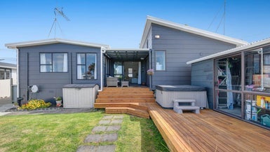 4 Red Beach Road, Red Beach, Red Beach - Carousel 1