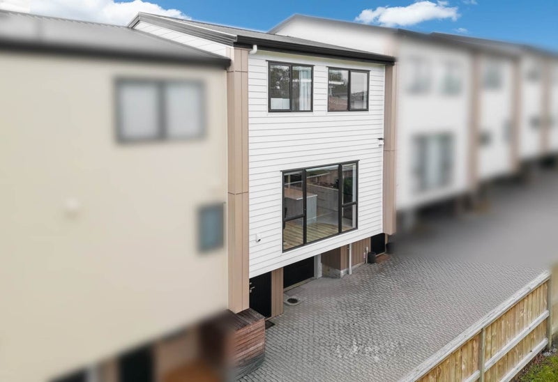 2/66 Bruce Road, Glenfield, Auckland - Carousel 2