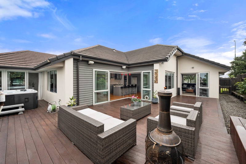 50 Hadley Wood Drive, Wattle Downs, Auckland - Carousel 2