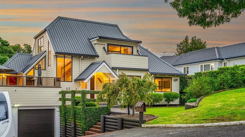 19 Tainui Road, Cockle Bay, Auckland - Carousel 1