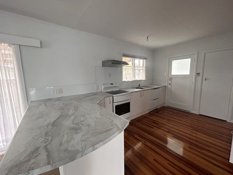 17 Sinclair Avenue, Highbury, Palmerston North - Carousel 2