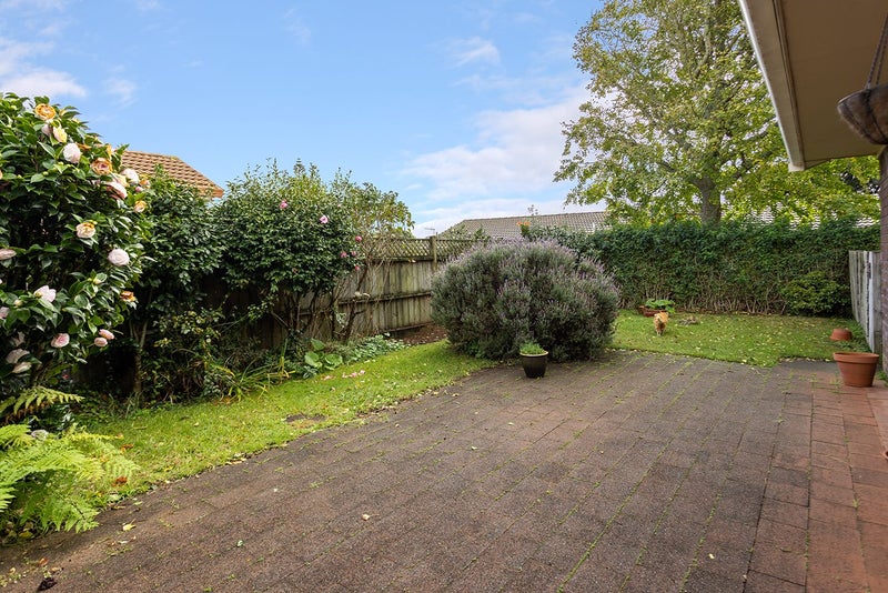 2/12 Herd Road, Hillsborough, Auckland - Carousel 2