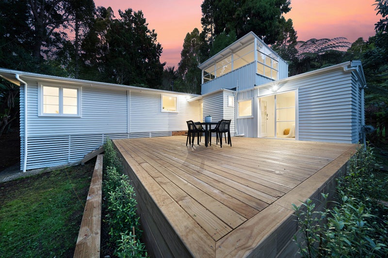 31 Ngaio Road, Titirangi, Auckland - Carousel 1