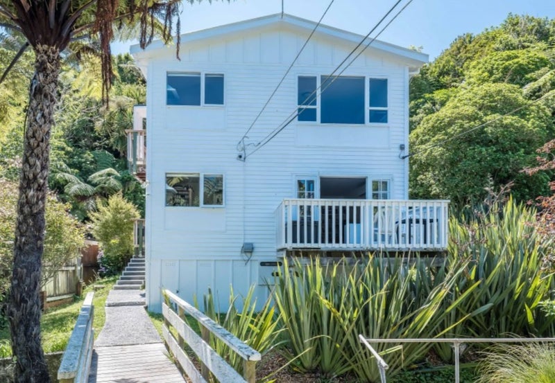 30A Friend Street, Karori, Wellington - Carousel 1