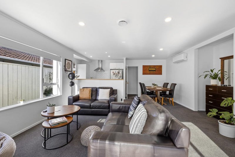 2/31 Barrett Street, Westown, New Plymouth - Carousel 1