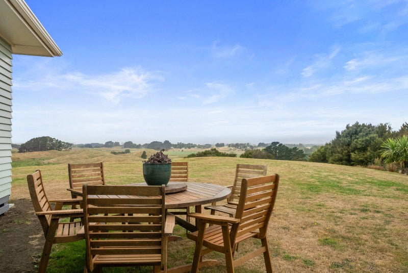398 Hokio Sand Road, Hokio Beach, Levin - Carousel 2
