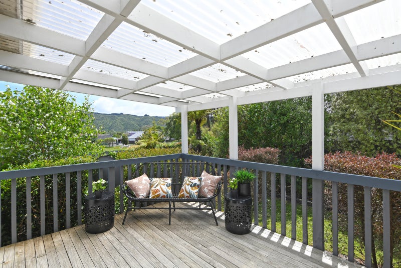 3 Monarch Grove, Maoribank, Upper Hutt - Carousel 22