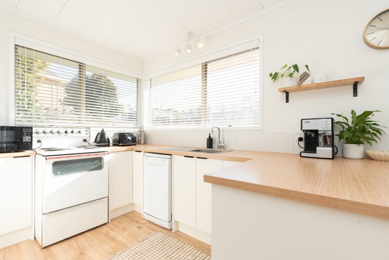 8 Dunvegan Place, Dinsdale, Hamilton - Carousel 2