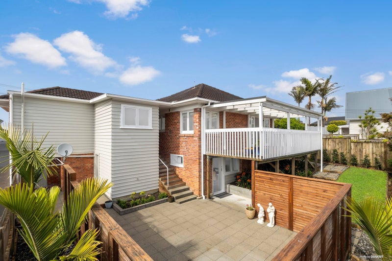 17 Gilfillan Street, Blockhouse Bay, Auckland - Carousel 1