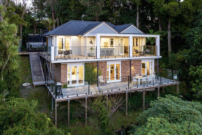 97 Scenic Drive, Titirangi, Auckland - Carousel 2