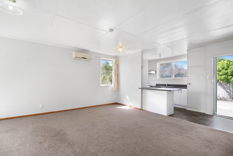 6 Slim Street, Bader, Hamilton - Carousel 2