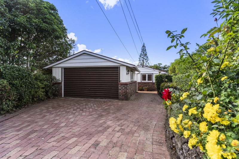 16 Tui Vale Road, Shelly Park, Auckland - Carousel 31