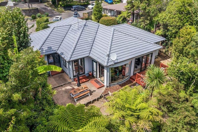 5 Springwater Vale, Unsworth Heights, Auckland - Carousel 1