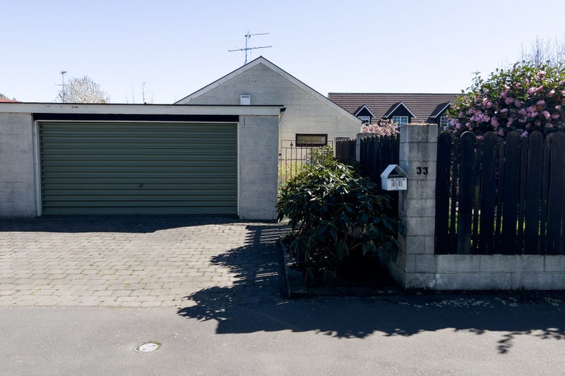 33 OAK Grove, Allenton, ASHBURTON - Carousel 25