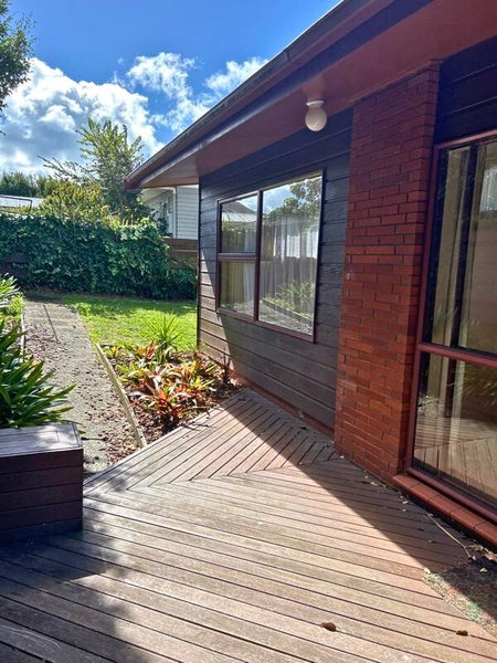 27A Belmont Terrace, Milford, Auckland - Carousel 1