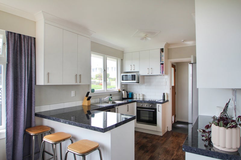 20 Arrow Crescent, Holmes Hill, Oamaru - Carousel 2