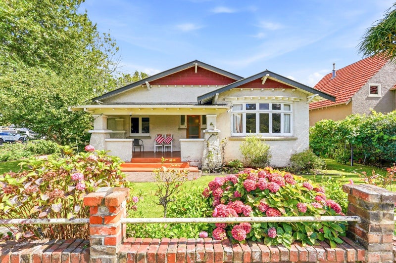 18 Parsons Street, Saint Johns Hill, Whanganui - Carousel 1