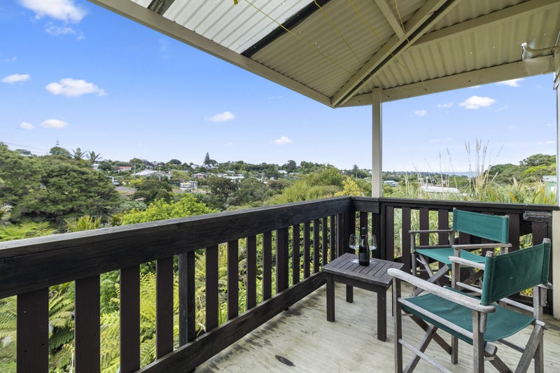 21 Beatty Parade, Surfdale, Waiheke Island - Carousel 1