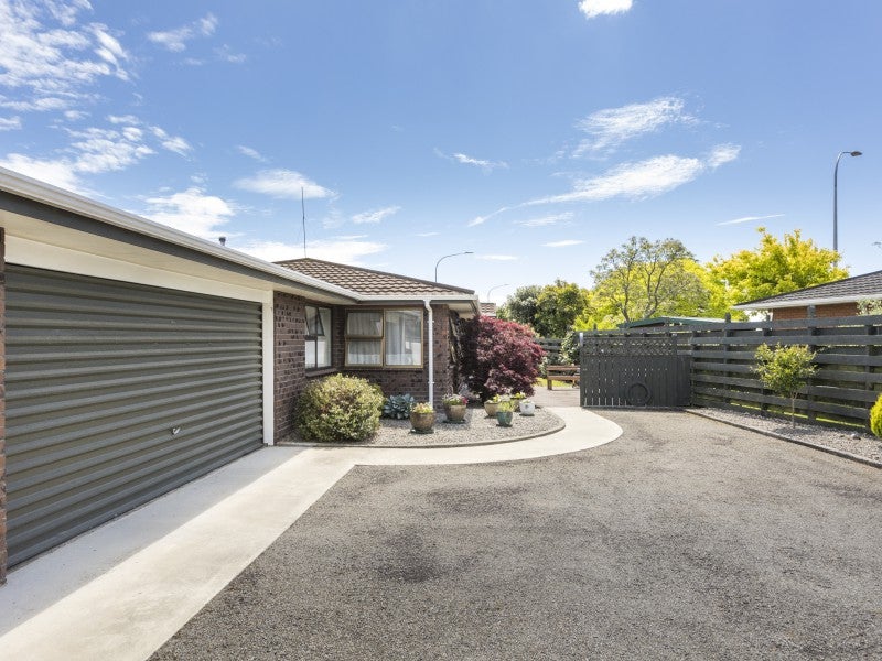 6 Huata Place, West End, Palmerston North - Carousel 21
