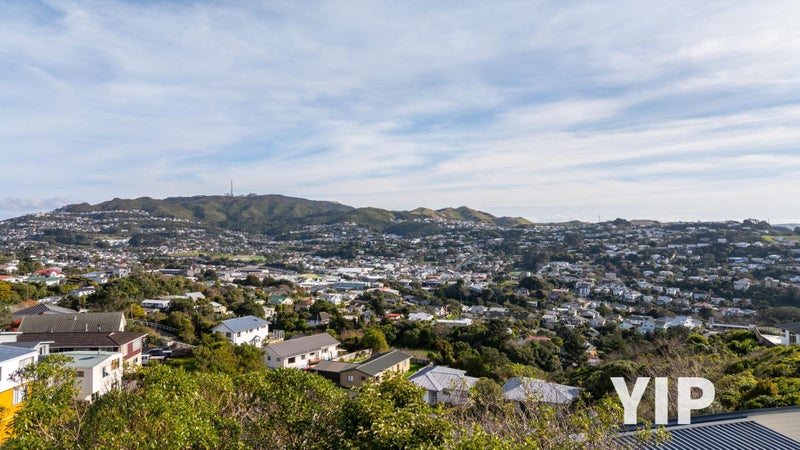 19B Pelorous Street, Paparangi, Wellington - Carousel 1