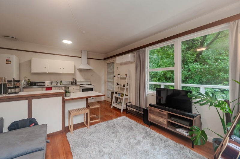 70A Sar Street, Wadestown, Wellington - Carousel 2