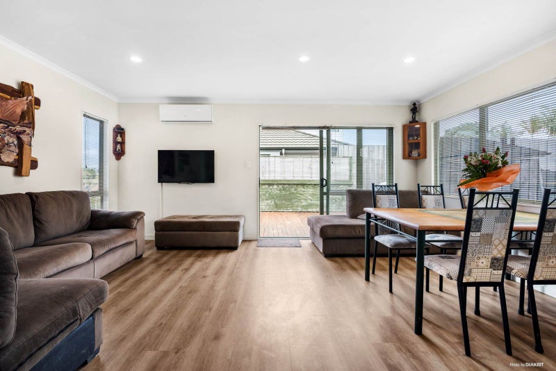 13 Coventry Way, Long Bay, Auckland - Carousel 2