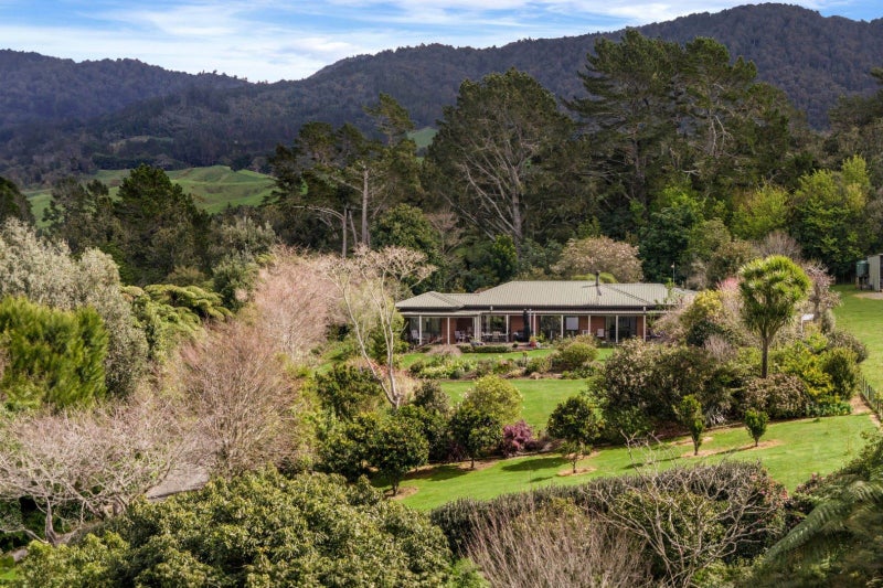 266B Hot Springs Road, Tahawai - Carousel 1