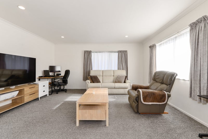 5A Finlayson Avenue, Clendon Park, Auckland - Carousel 2