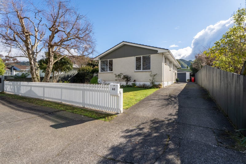 63 California Drive, Totara Park, Upper Hutt - Carousel 1