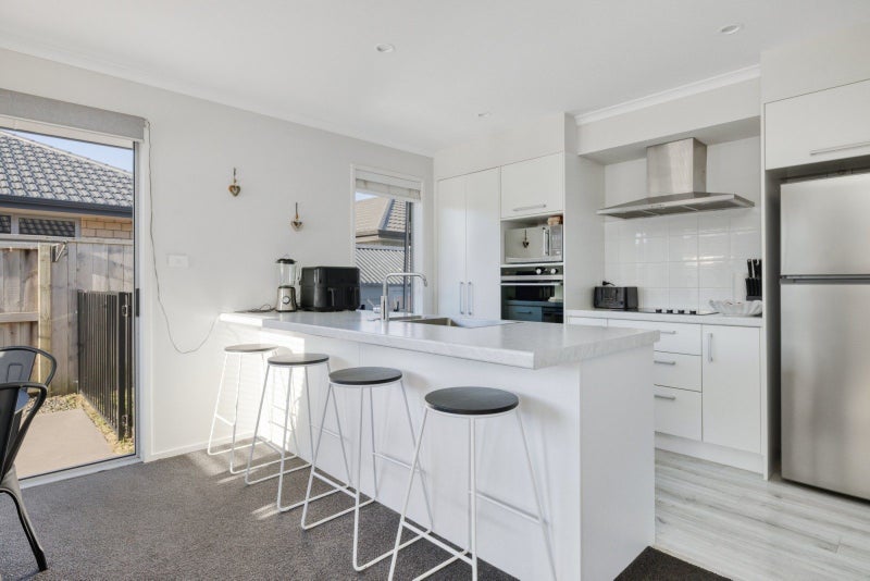 16 Kanapa Close, Papamoa - Carousel 2