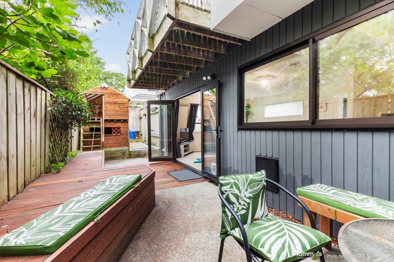 4/163 Queens Drive, Lyall Bay, Wellington - Carousel 1