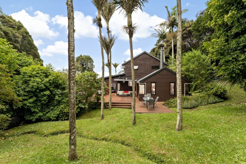 17 Dee Place, Torbay, Auckland - Carousel 1