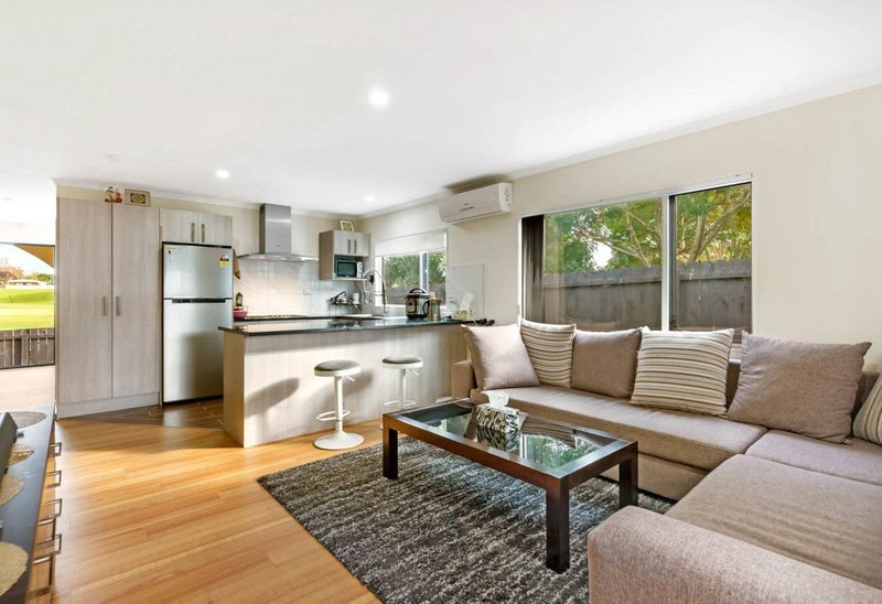 4 Otago Place, Favona, Auckland - Carousel 2