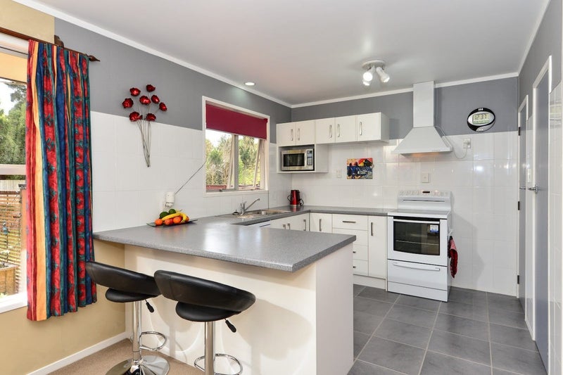 30 Totara Drive, St Andrews, Hamilton - Carousel 2