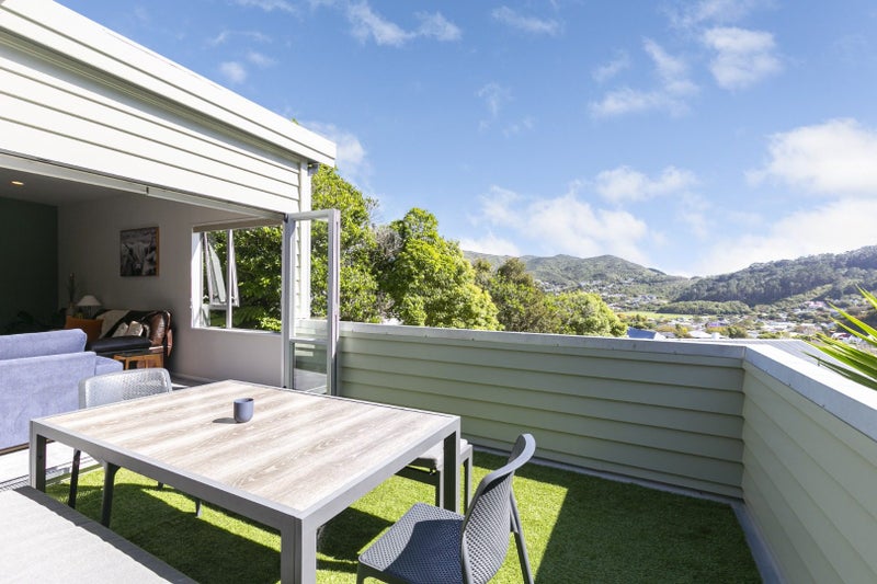 18B Pimble Avenue, Karori, Wellington - Carousel 2