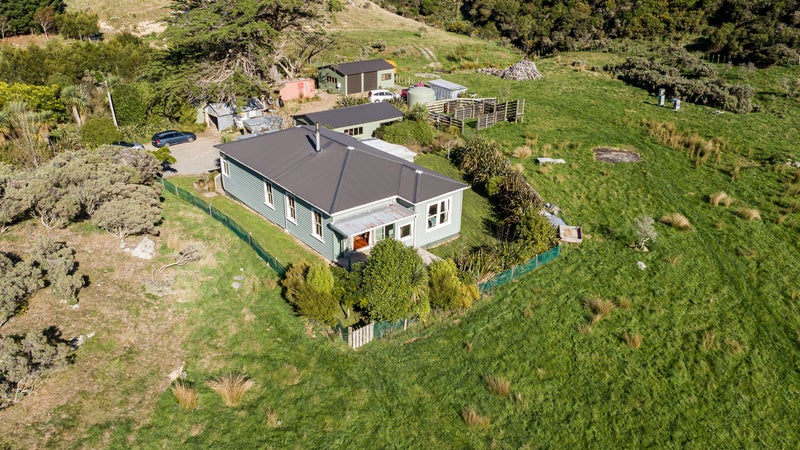 529 Makara Road, Karori - Carousel 1