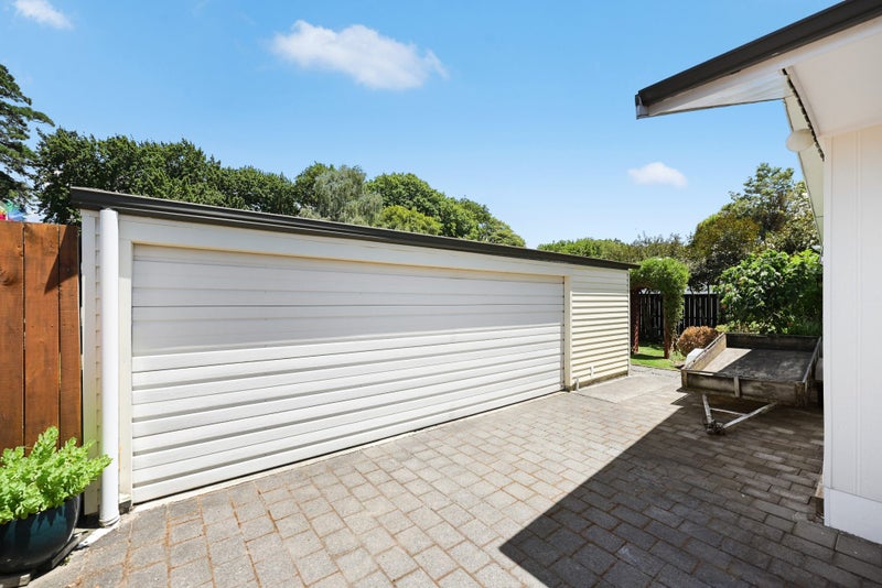 47 Rutherford Street, Chedworth, Hamilton - Carousel 2