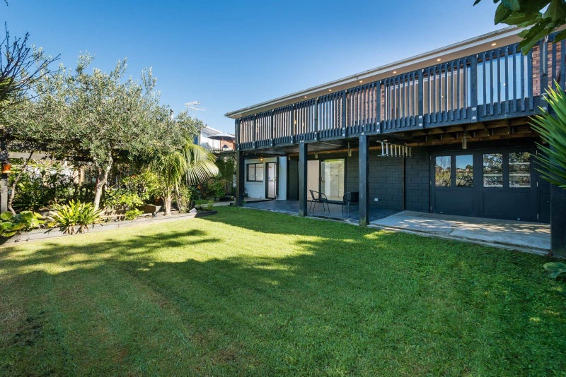 5 Welland Place, Hillcrest, Auckland - Carousel 2