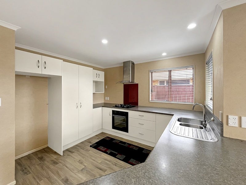 53 Branigan Parade, Kelvin Grove, Palmerston North - Carousel 2