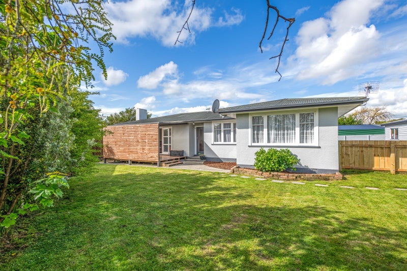 10 Rimu Place, Cloverlea, Palmerston North - Carousel 1