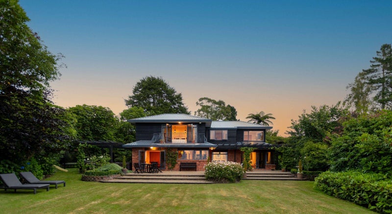 33 Omori Road, Turangi - Carousel 1