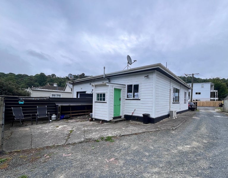 38 Malvern Street, Woodhaugh, Dunedin - Carousel 1